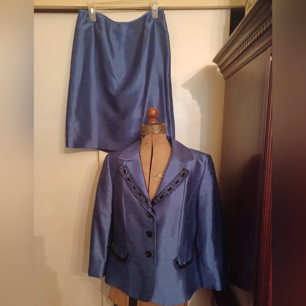 Tahari Arthur S. Levine LUXE Beaded Blue 2 Piece Skirt Suit - Picture 1 of 8